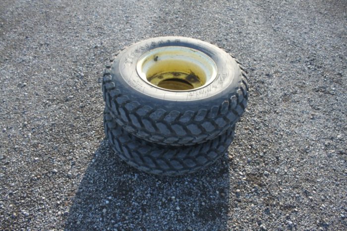 Firestone A set a 4 turf tires off of JD 5000 sieries tractor. 2-21.5x16.1 and 2- 9.5x16 - Image 12