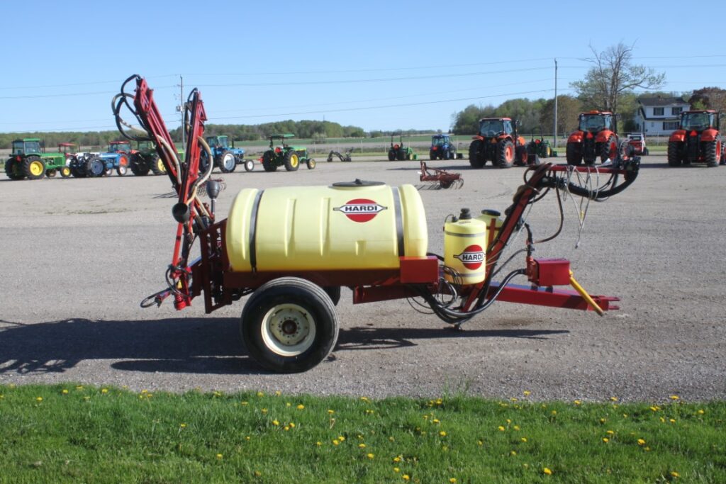 Hardi TR300, trail sprayer, 32′ boom, foam markers, one owner – Hahn ...