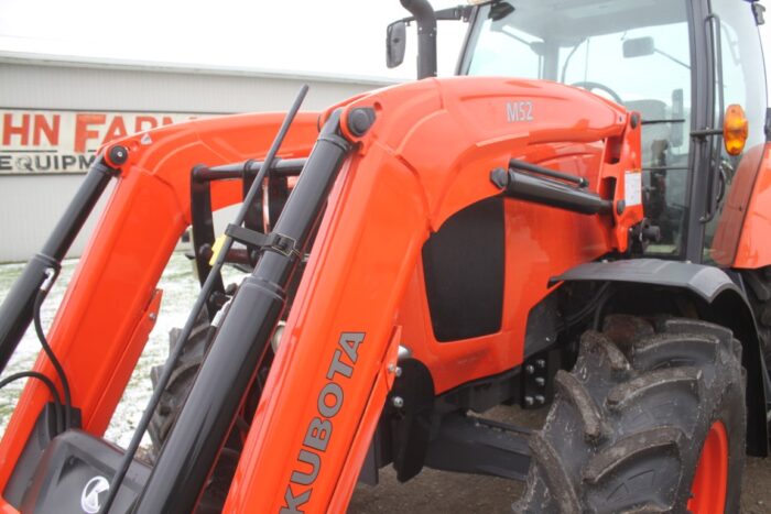 Kubota M135 GX 4wd tractor, cab, air, New M52 loader, 4 remotes, 460/85R-38, powershift. - Image 11