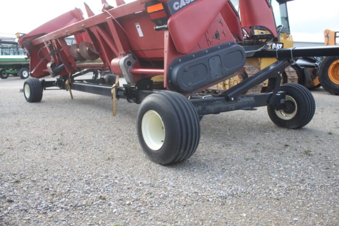 Challenger HC30 30' header carrier wagon, 12" floatation tires, black - Image 3
