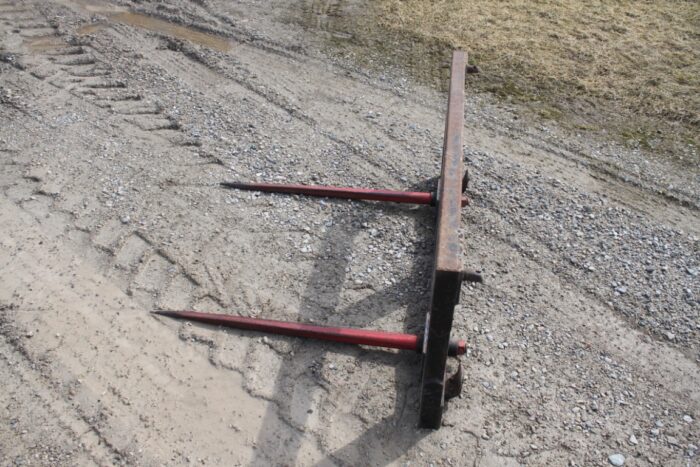 2 prong bale spear, JD 5000 series hookup - Image 2