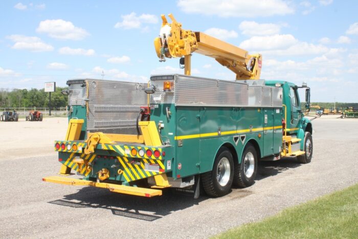 Freightliner M2 106 medium duty truck, green - Image 6