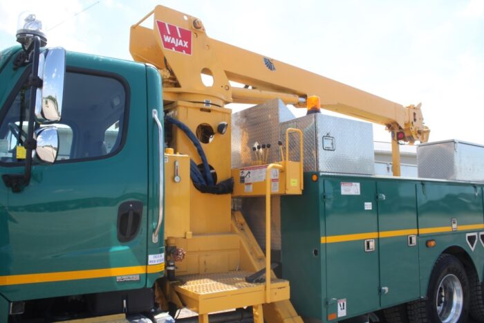 Freightliner M2 106 medium duty truck, green - Image 15