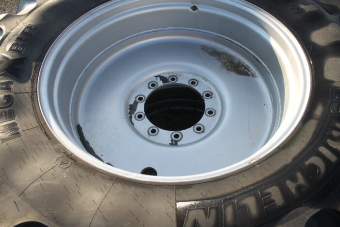 Set of 4-Michelin Mega XBib 620/70R38 radial tubeless sprayer tires & rims - Image 9