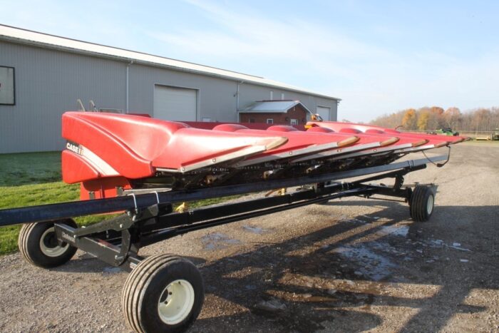CIH 3406 6 row corn head, knife rolls, hyd deck, flagship hook up, very clean - Image 2