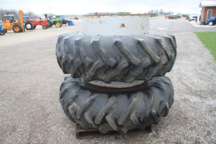 20.8 x 38 T- rail duals, bolt on hardware - Image 3