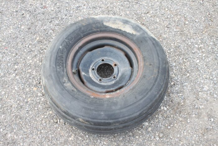 9.5Lx15 tire - Image 2