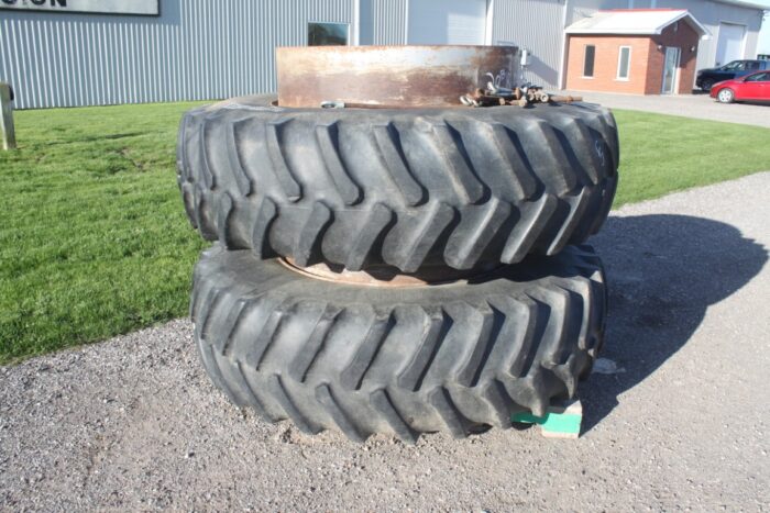 20.8R42 bolt-on duals