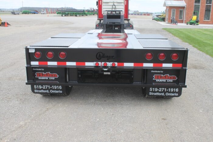 Witzco Challenger NEW, 2023 RG-35 35 ton tandem axle hydraulic detachable gooseneck trailer, black, self contained Honda pup motor, hydraulic neck support, covered load bearing rear deck, 1' flip-out outriggers, ABS brakes, 255/70R22.5 - Image 7