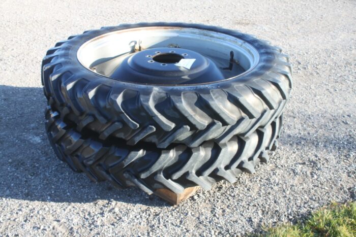 pair of 320/90R46 tires and rims, 8 bolt, 8 3/4 pilot, 11" bolt circle, silver - Image 2