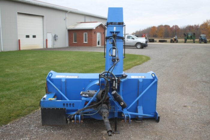 Agri Metal MS 2682 7' snowblower, hydraulic turn, hydraulic deflector, poly anti-scratch cutting edge - Image 3