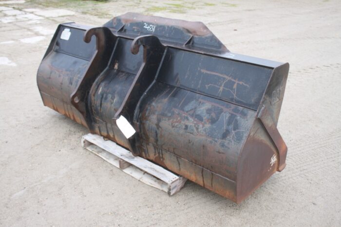 Caterpillar 92"' HD bucket to fit  CAT telehandler - Image 3