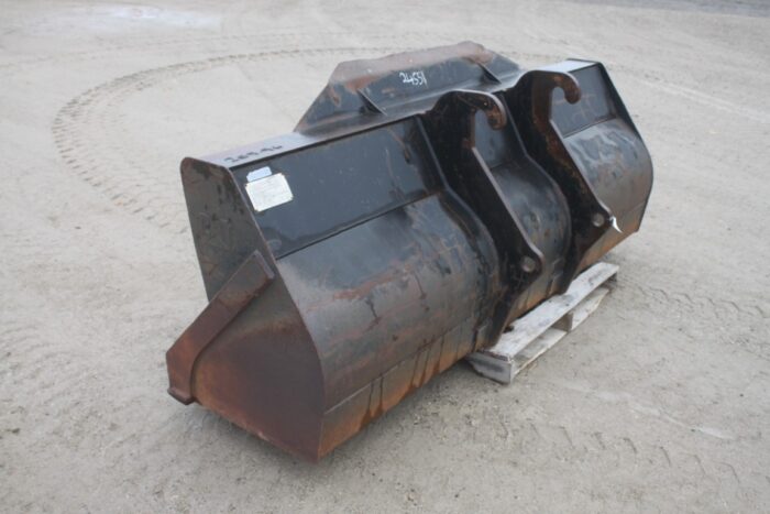 Caterpillar 92"' HD bucket to fit  CAT telehandler - Image 4