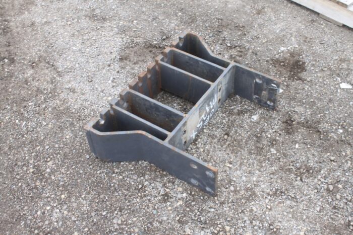 Kubota weight bracke to fit M series tractors - Image 2