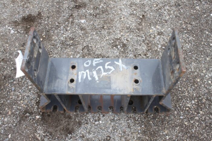 Kubota weight bracke to fit M series tractors - Image 3