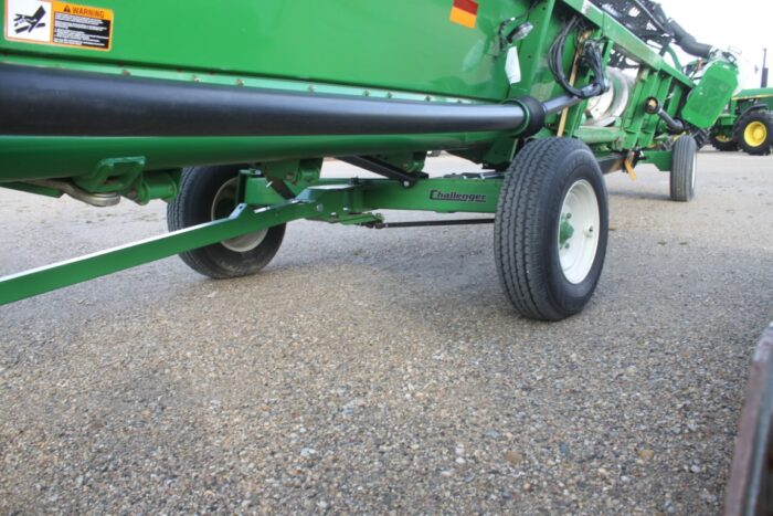Challenger HC-35 35' header carrier wagon, 235/85R16 highway service tires and rims, green, New and unused - Image 2