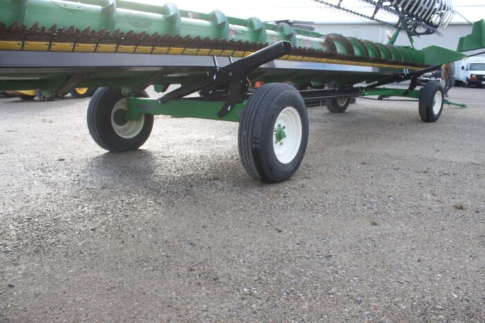 Challenger HC-35 35' header carrier wagon, 235/85R16 highway service tires and rims, green, New and unused - Image 4