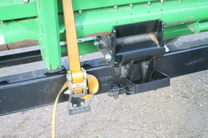 Challenger HC-35 35' header carrier wagon, 235/85R16 highway service tires and rims, green, New and unused - Image 6