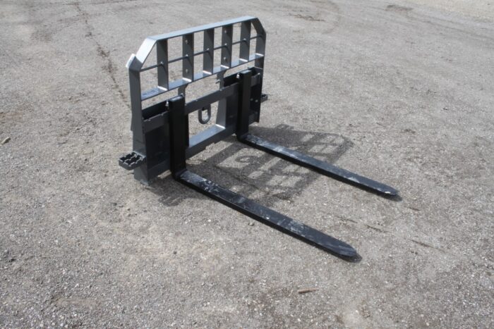 Challenger 3700 lbs deluxe pallet fork, 48" tines, universal skidsteer QT - Image 3