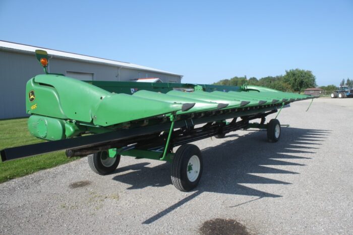 JD 612C corn head, intermeshing knifes rolls, stalk devestators, header height, contour, rowsense sensors, 2017 model, very good condition - Image 3