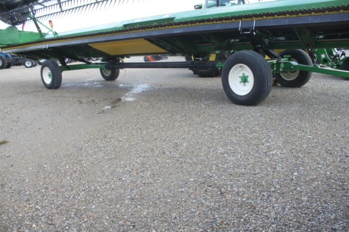 Challenger HC-35 35' header carrier wagon, 235/85R16 highway service tires, green, New and unused - Image 2