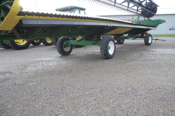 Challenger HC-35 35' header carrier wagon, 235/85R16 highway service tires, green, New and unused - Image 3