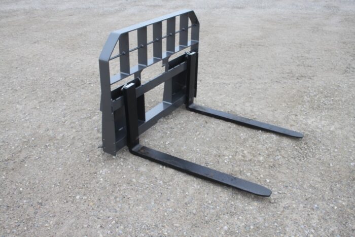 Challenger 3700 lbs standard pallet fork, 42" tines, universal skidsteer QT - Image 2