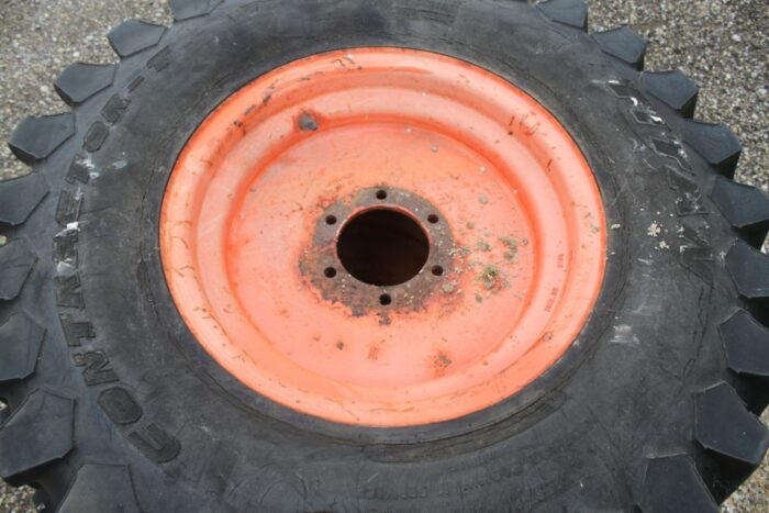Titan set of 2 12.5/80-18NHS tires on 6 bolt rims - Image 4
