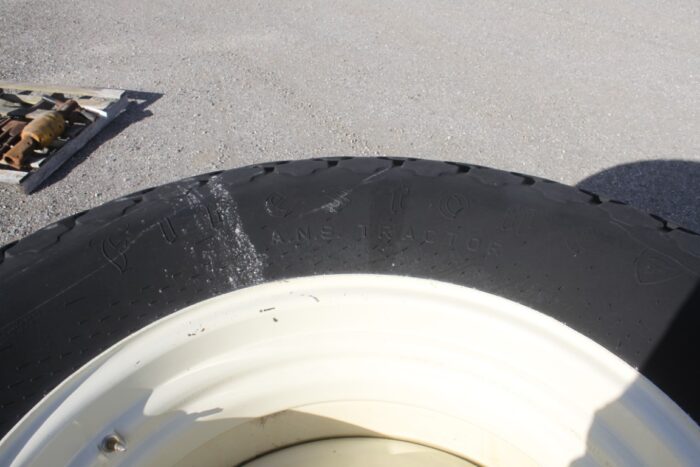 Firestone R-3 diamond tread, 24.5-32, 12 ply, tire and rims - Image 6