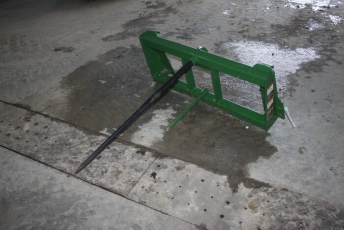 Frontier AB11E single prong bale spear, JD QT, New and unused - Image 2