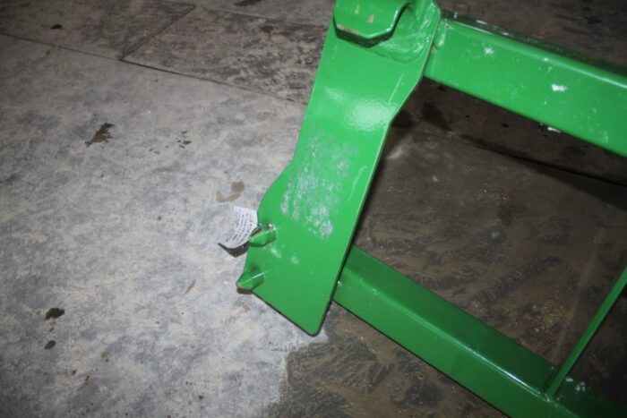 Frontier AB11E single prong bale spear, JD QT, New and unused - Image 5