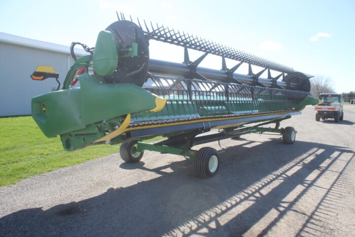 JD RD30F 30' draper flexhead, flip over reel, dual drive knife, low acres - Image 2