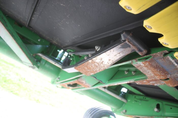 JD RD30F 30' draper flexhead, flip over reel, dual drive knife, low acres - Image 12