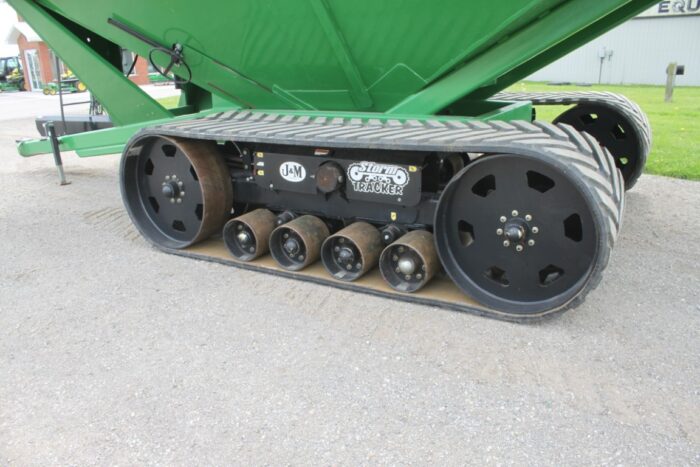 J& M 1501-22T 1500 bu grain cart, 22 inch auger, scales, roll tarp, StormTracker undercarriage - Image 9