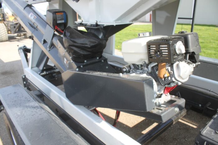 Kilbros 260 seed tender, electric lift-lower winch, 2 function wireless remote, 4-point scale kit - Image 10