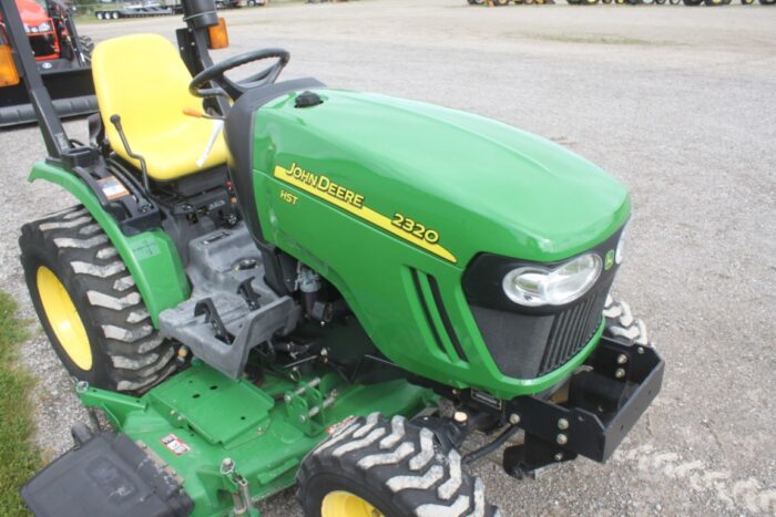 JD 2320 4wd compact tractor, rops, hydro, JD 62D driveover mid mount deck, 23x8.5 tires, 148 hours - Image 11