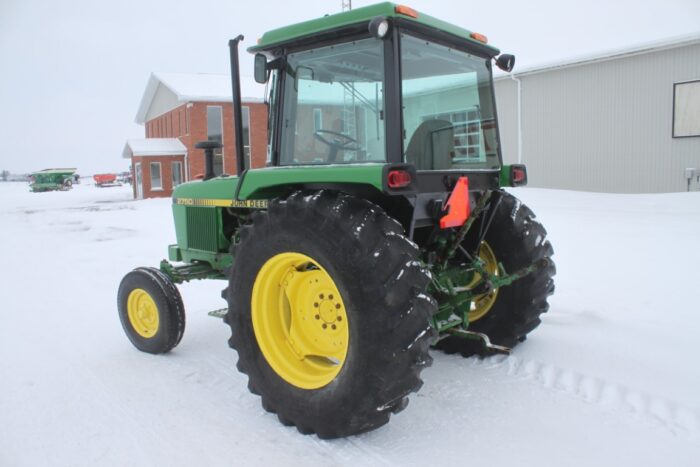 JD 2750 2wd tractor, cab, air, hi/lo, 18.4x30, 2 remotes, 5740 hours - Image 7