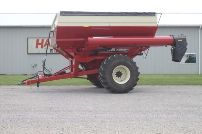 Kilbros 835 grain cart, tarp, hyd. Deflector, scales, 410 Digistar display.