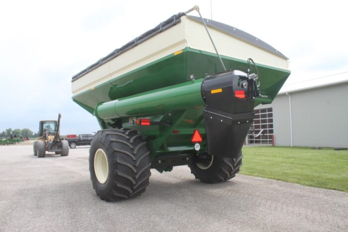 Kilbros 1035 grain cart, tarp, hyd. Deflector, scales, 410 Digistar display. - Image 8