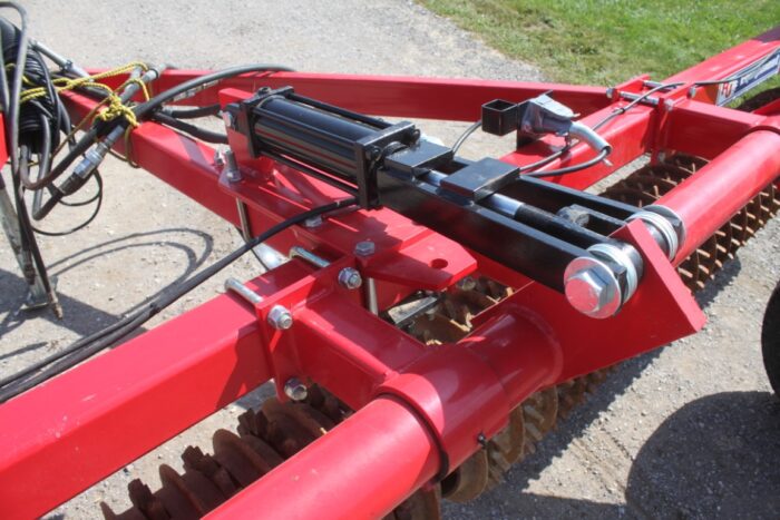 R J 1513 13.5' sprocket packer, hydraulic lift, lights, As New - Image 8
