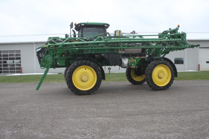 JD R4038 self-propelled sprayer, 100' boom, stainless tank, chemical eductor