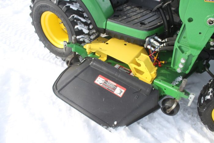 JD 1025R compact tractor, 4wd, rops, hydro, 120R loader, Autoconnect 60D mower deck - Image 14