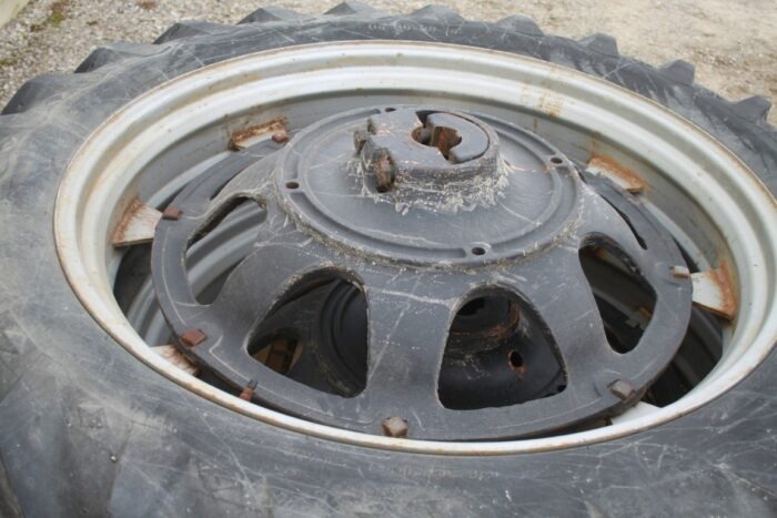 12.4x42 bais R&P axle main at 70%, cast center with 8 clamps
