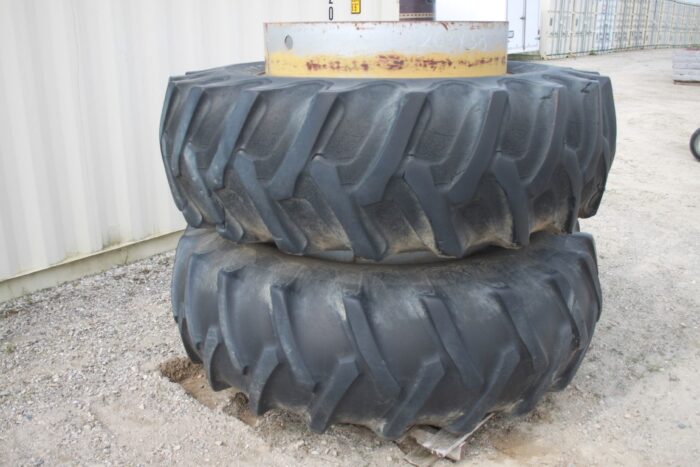 20.8x38 bias T-rail duals, 18"-38" rims, 10" band width, snap on center hub, silver bolt circle - Image 2
