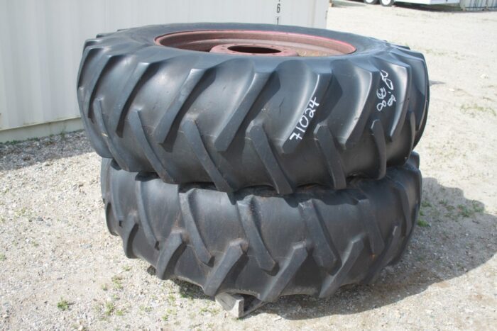 20.8-38 bias axle duals, 18"-38" rims, red, 10 bolt dual center hub, 10x13 1/4 bolt circle, 11" pilot - Image 3