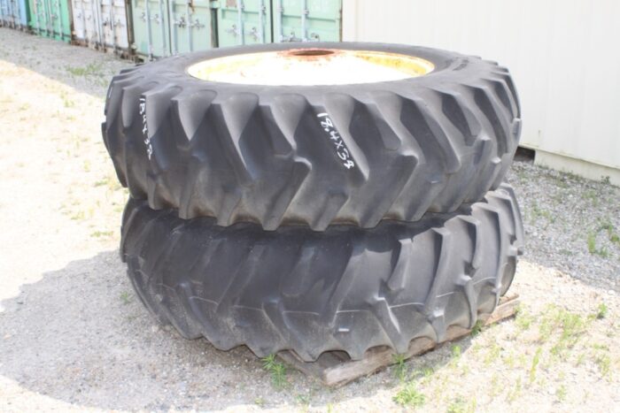 18.4x38 bias axle duals, 16"-38" rims, 9 bolt w/ NO hubs, yellow bolt circle - Image 3