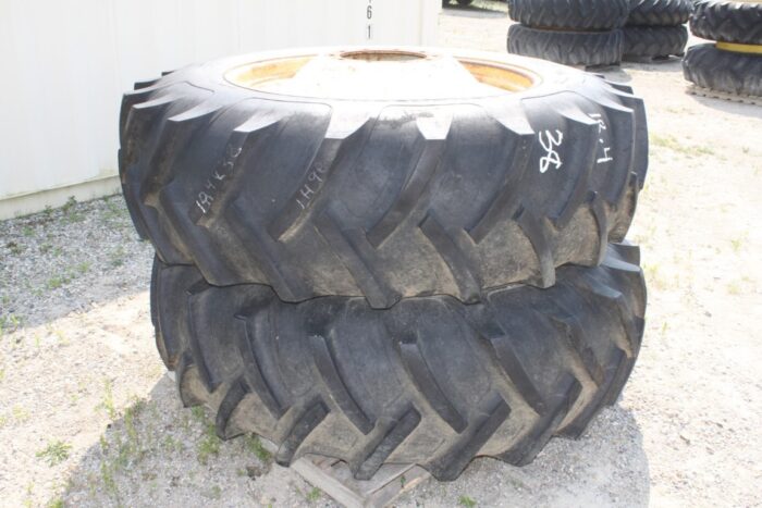 18.4-38 bias axle duals, 16"-38" rims, 10 bolt NO hubs, white bolt circle - Image 2