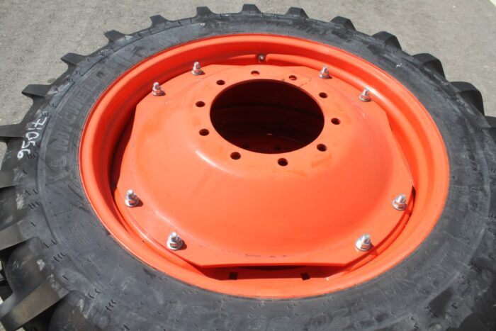 Michelin Pair of 320/85R34 tires on 10 bolt steel Kubota OEM rim, 99% tread, 11"pilot, 13" bolt circle, orange - Image 3