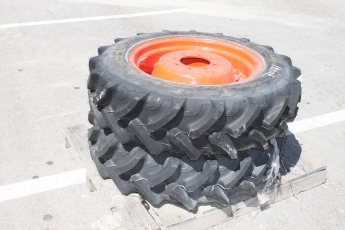 Cultor Pair of 280/85R24 tires on 8 bolt steel Kubota OEM rim, 100% tread, 6"pilot, 8" bolt circle, orange - Image 3