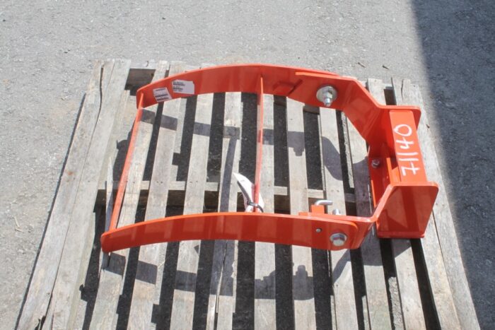 Kubota M series grill guard, model #MX2268A - Image 4